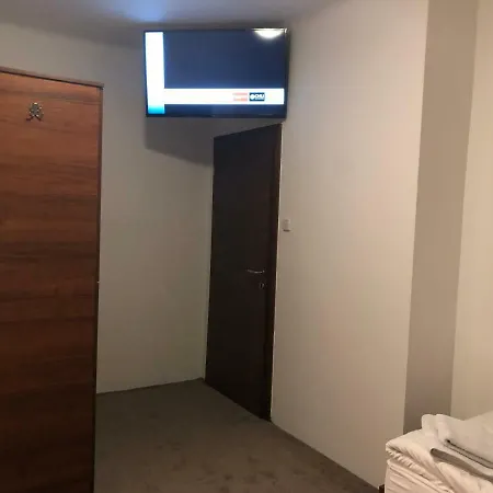 451 * 格拉茨