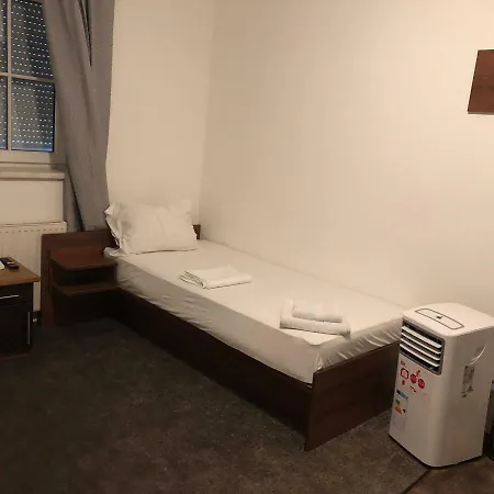 451 * 格拉茨